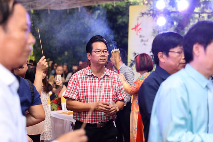 Nghe si Ha Noi te tuu ngay gio To nghe san khau-Hinh-2