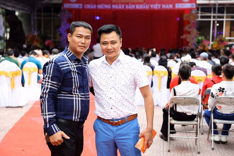 Nghe si Ha Noi te tuu ngay gio To nghe san khau-Hinh-15