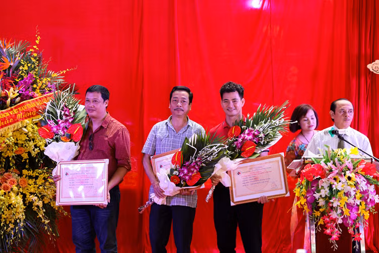 Nghe si Ha Noi te tuu ngay gio To nghe san khau-Hinh-13