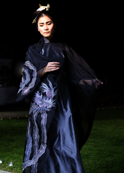 Buổi trình diễn đã khiến các người mẫu Pháp Việt cảm thấy phấn khích vì sự độc đáo và mới lạ mang tinh thần của một sự kiện văn hóa.