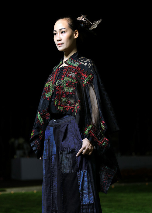 Với quan điểm này, show diễn của NTK Minh Hạnh đã tạo ra một hiệu ứng đặc biệt dành cho bản sắc Việt. 