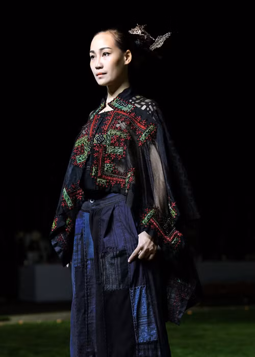 Với quan điểm này, show diễn của NTK Minh Hạnh đã tạo ra một hiệu ứng đặc biệt dành cho bản sắc Việt. 