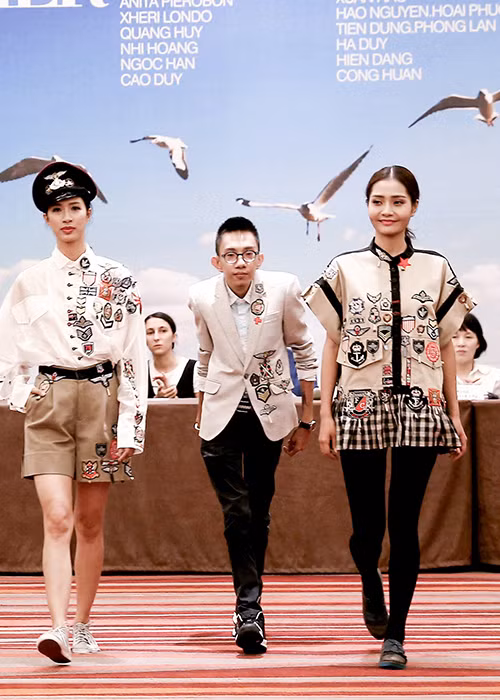 Đồng hành cùng các nhà thiết kế là 50 người mẫu: Thanh Thủy, Trà My, Giáng Hương, Thúy Hương, Kim Dung, Cao Hà, Khắc Hoàn…