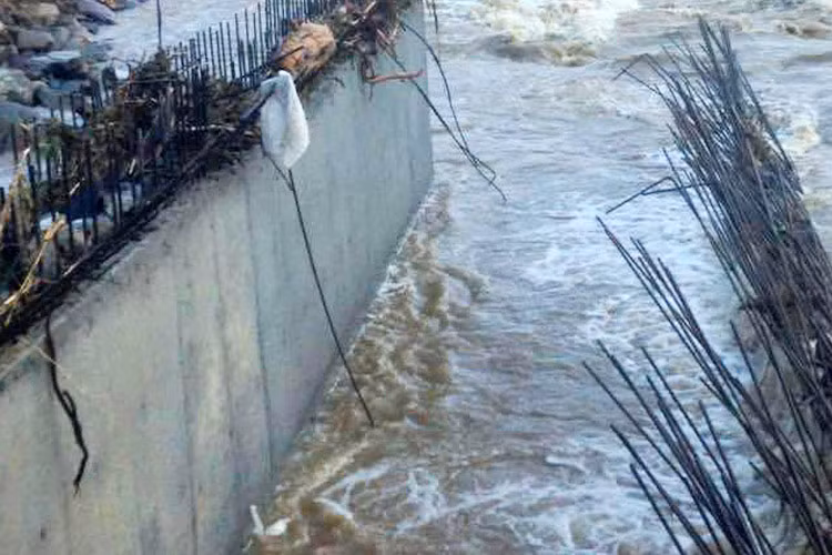 Chủ tịch UBND huyện Quỳ Châu Ngô Hữu Thuận cho biết: ''Những người già sinh sống ở đây kể lại, chưa có một trận lũ quét nào kinh hoàng như thế. Diễn ra vào ban đêm, chỉ trong vòng 5 tiếng đồng hồ, sức tàn phá nhanh, ghê gớm quá sức tưởng tượng''. 