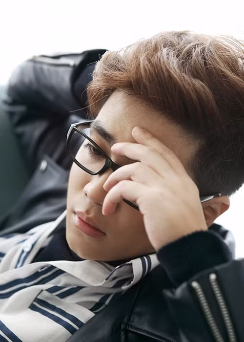 Cũng theo chia sẻ của giọng ca “Nơi tình nơi bắt đầu”, anh vừa chính thức đầu quân cho một công ty giải trí mới để có những bước tiến mới và vững chắc nhất. Việc Bùi Anh Tuấn trở lại với chiến lược bài bản và sự quyết tâm cao nhận được sự kỳ vọng lớn của người hâm mộ nam ca sĩ. (Ảnh: VTC News)