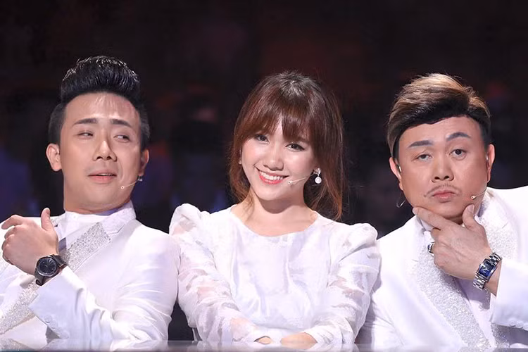 Sau khi công khai chuyện tình cảm với nam danh hài nổi tiếng, Hari Won được nhiều khán giả truyền hình biết đến nhiều hơn. 