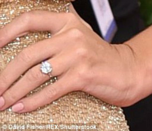 Thien than Rosie Huntington Whiteley va Jason Statham dinh hon-Hinh-2