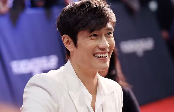 Như vậy, có thể thấy Lee Byung Hun thành công từ những vai diễn trong phim truyền hình sang điện ảnh, từ thể loại phim tâm lý, tình cảm sang phim hành động. Hơn 20 năm đến với nghề, Lee Byung Hun không chỉ chinh phục khán giả châu Á mà còn tỏa sáng ở kinh đô điện ảnh Hollywood.