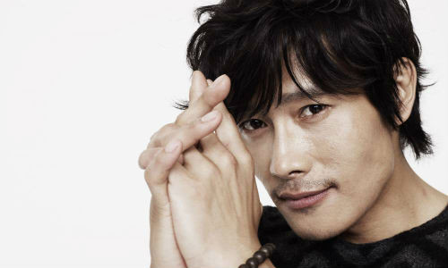 Gần đây một niềm vui lớn đã đến với Lee Byung Hun khi anh trở thành diễn viên Hàn Quốc đầu tiên được mời dự lễ trao giải Oscar lần thứ 88. Điều đó như một sự công nhận tên tuổi của Lee Byung Hun với làng điện ảnh thế giới.