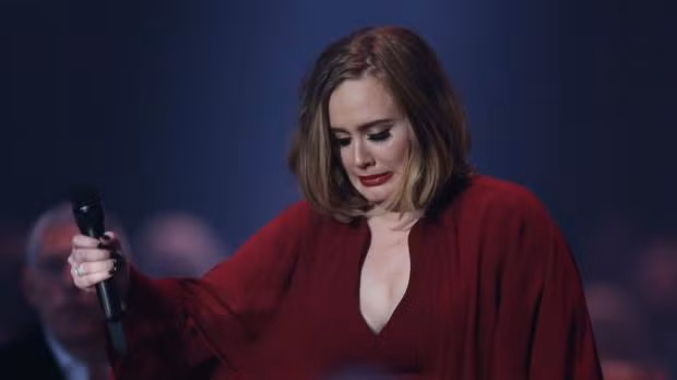 Những giải thưởng quan trọng đã khiến Adele nức nở trên sân khấu vì hạnh phúc.