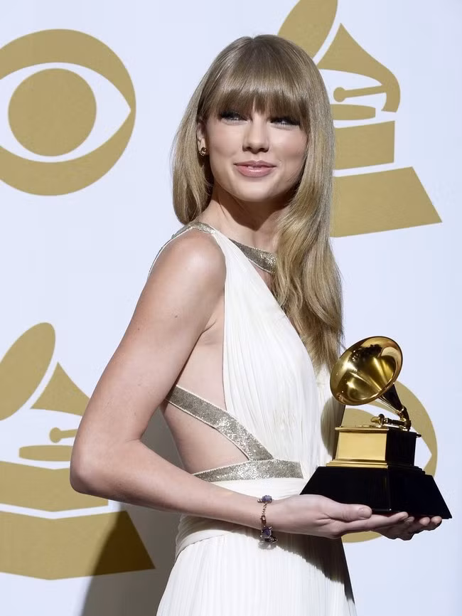 Taylor Swift sẽ là ngôi sao trình diễn mở màn cho lễ trao giải. Đây là lần thứ hai Taylor Swift được Ban Tổ chức giải Grammy giao trọng trách mở màn. Taylor Swift trình diễn lần đầu tại lễ trao giải Grammy lần thứ 55 vào năm 2013.