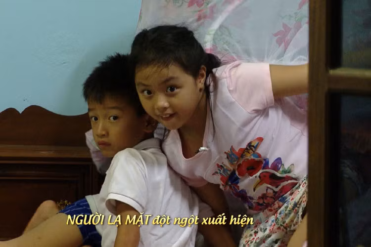 Người lạ mặt là ai? Các bạn nhỏ sẽ xử lý tình huống này ra sao? Hãy cùng đón xem “Bố ơi, Mình đi đấu thế?” tập 33 lúc 12h00 trên kênh VTV3, thứ 7 ngày 23/1/2016.