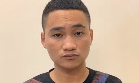  6. Thanh niên trốn nã gần 1 năm vì đánh con nợ nhập viện sa lưới: Ngày 2/8, Công an quận Đống Đa, Hà Nội cho biết, đã bắt giữ đối tượng Đinh Thanh Tú (SN 1996, trú tại ngõ 85 Bát Khối, phường Long Biên, quận Long Biên). Tú là đối tượng hành hung con nợ đến nhập viện cấp cứu vào tháng 9/2019. Thanh niên này bị bắt khi đang lẩn trốn tại thành phố Vinh, tỉnh Nghệ An. Tú bị Công an quận Đống Đa truy nã trước đó. 