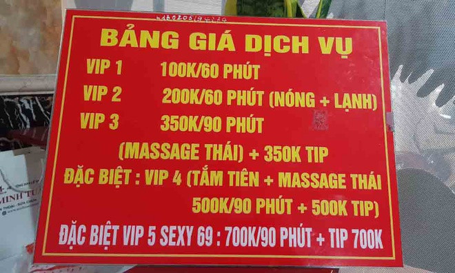 Đến phòng VIP 9, lực lượng chức năng phát hiện nữ tiếp viên N.T.M.D. (31 tuổi, quê Long An) đang "tắm tiên" cùng khách, chuẩn bị kích dục. Các cô gái khai không được chủ cơ sở trả lương. Thu nhập của họ đến từ tiền boa của khách. Hàng tháng, tiếp viên phải đóng cho chủ cơ sở 1 triệu đồng. Bà N.T.T. (41 tuổi, quê Hải Phòng, quản lý quán massage) cho biết cơ sở này hoạt động từ cuối năm 2019.