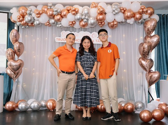 Thu khoa Phuong Khai Minh tiet lo ly do “dac biet” khi chon chuyen Su pham-Hinh-4