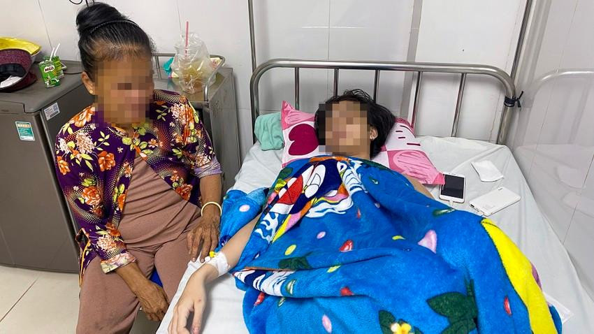 Doi nam nu danh co gai o Hau Giang: Cong an truy tim nguoi dam co gai-Hinh-2