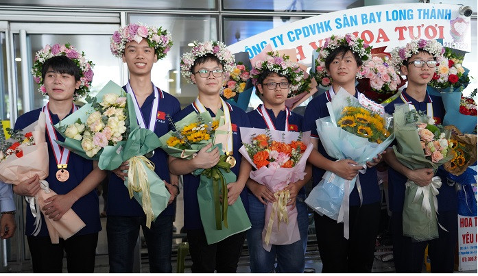 Huy chuong Vang IMO Pham Viet Hung: “Khong phai mot ngay thuc day thay yeu Toan”-Hinh-2