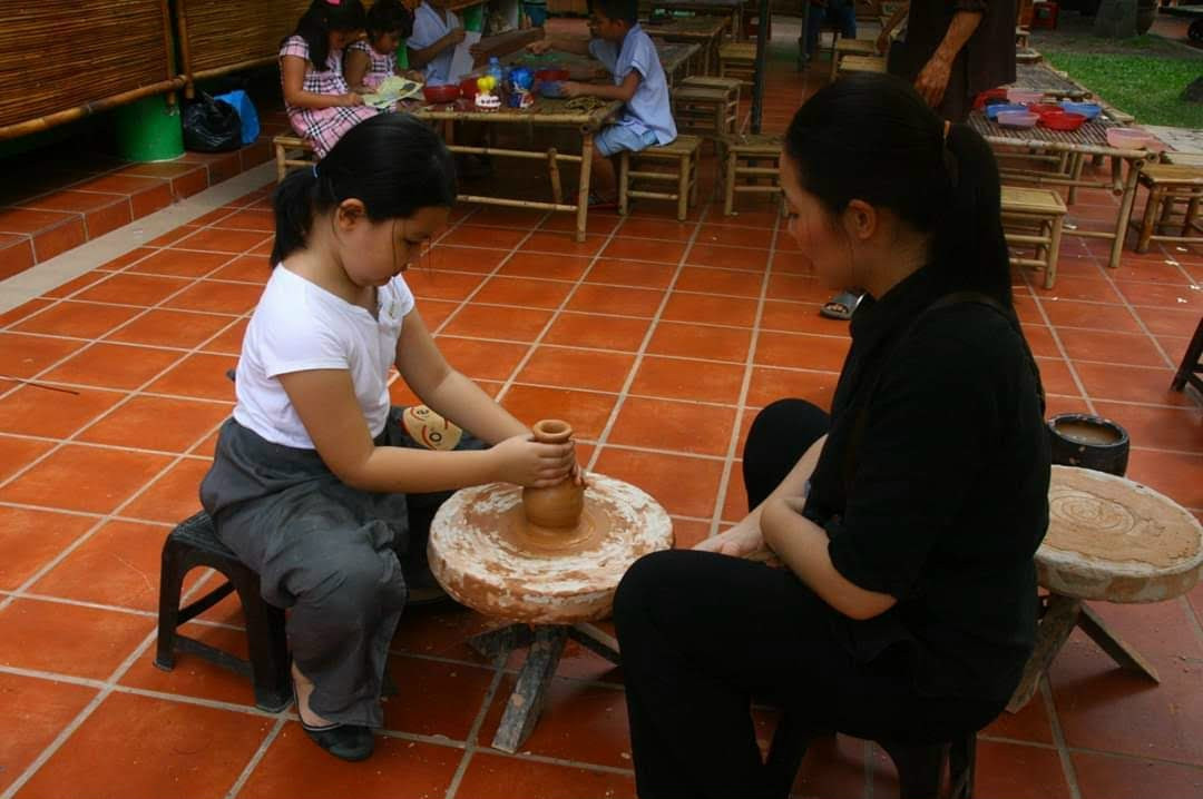 Me gay soc khi cho con bo truong “top”, hoc giao duc thuong xuyen