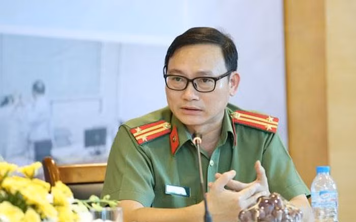 Chi 20 ty “dieu chuyen” GD Cong an tinh: “Trum” buon hang gia pham toi gi?-Hinh-2