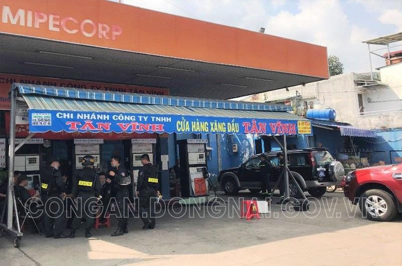 Xang gia o Dong Nai: Bat giu 2 chu doanh nghiep