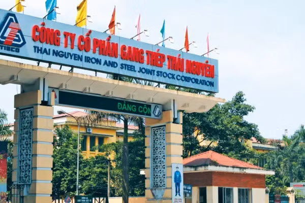  Bị cáo Đậu Văn Hùng - nguyên Tổng Giám đốc VNS bị cáo buộc có vai trò đồng phạm trong vụ án gây thiệt hại hơn 830 tỷ đồng tại dự án giai đoạn 2 Gang thép Thái Nguyên.