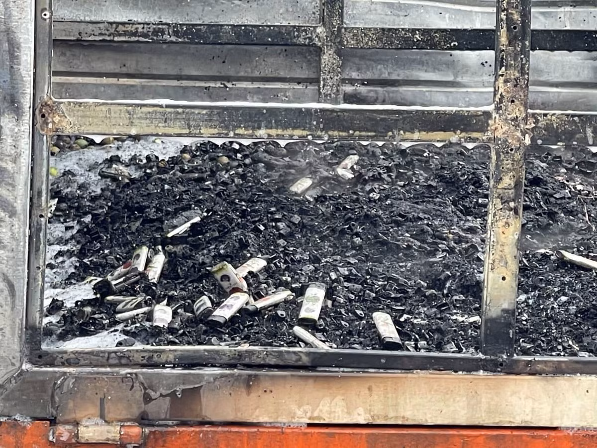 Hiện lực lượng chức năng tỉnh Hải Dương đang điều tra làm rõ nguyên nhân và xác định thiệt hại vụ cháy gây ra. 