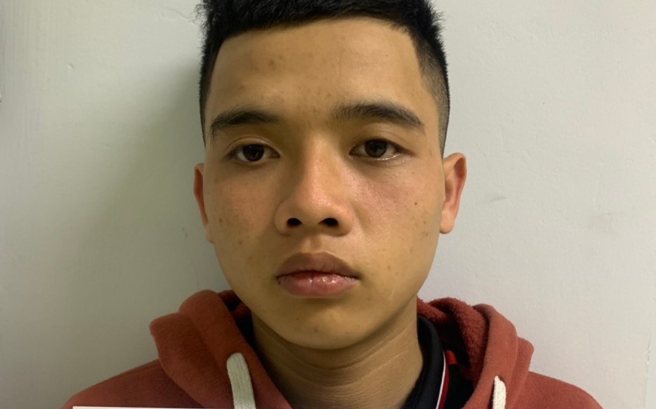 Chiều 12/3, tại Bến xe Trung tâm Đà Nẵng, Phòng Cảnh sát điều tra tội phạm về ma tuý (Công an TP Đà Nẵng) bắt quả tang đối tượng Nguyễn Công Được khi vừa nhận một gói hàng gửi bằng xe khách từ Quảng Trị vào bến xe trung tâm Đà Nẵng, bên có 2000 viên thuốc lắc.