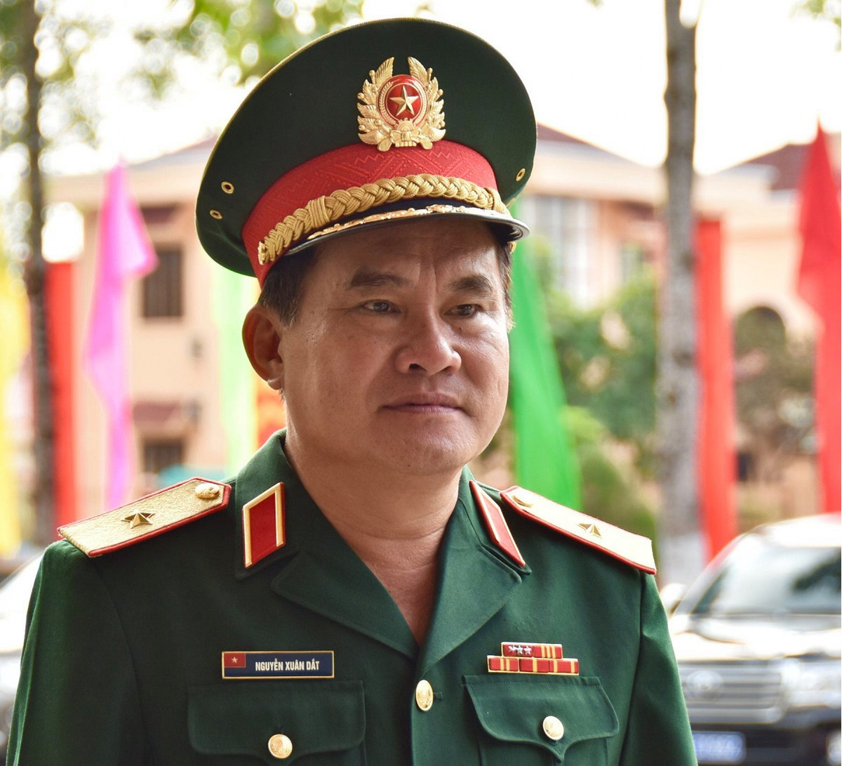 Tại Quân khu 9, Trung tướng Nguyễn Xuân Dắt, Phó bí thư Đảng ủy, Tư lệnh Quân khu được giới thiệu ứng cử ĐBQH.