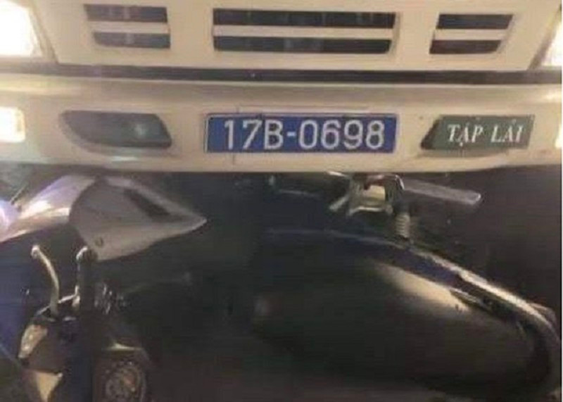 Tam dinh chi giao vien day lai xe o Thai Binh bi to danh nguoi