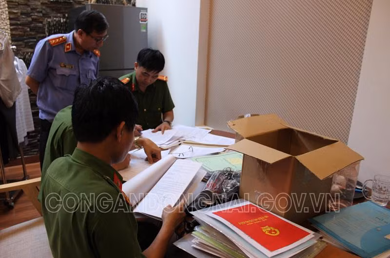 Công ty TNHH Thương mại và Dịch vụ Vân Trúc có trụ sở chính tại số 71/1G, khu phố Đồng An 2, phường Bình Hòa, thành phố Thuận An, tỉnh Bình Dương.