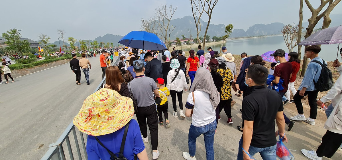 Ngày 15/3, Sở sẽ làm việc với ban quản lý khu du lịch Tam Chúc và nhà chùa để tìm giải pháp vừa đảm bảo an toàn phòng chống dịch vừa đáp ứng nhu cầu của người dân.