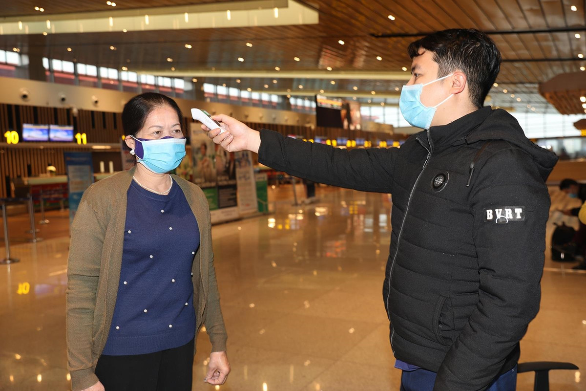 San bay Van Don mo cua lai: Phong chong COVID-19 the nao?-Hinh-8