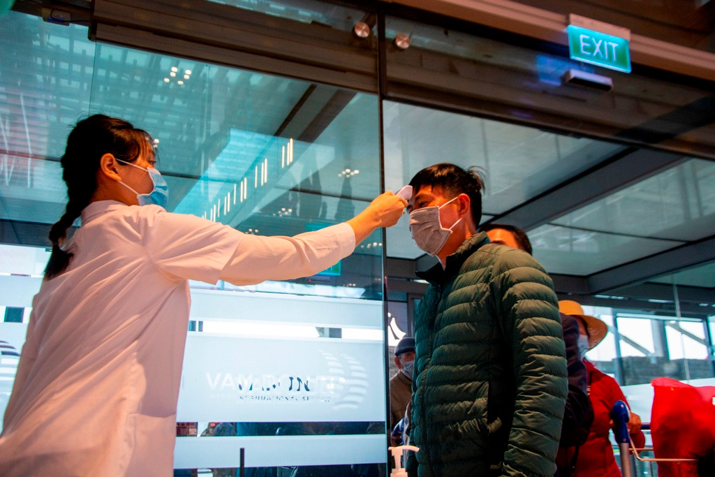 San bay Van Don mo cua lai: Phong chong COVID-19 the nao?-Hinh-3