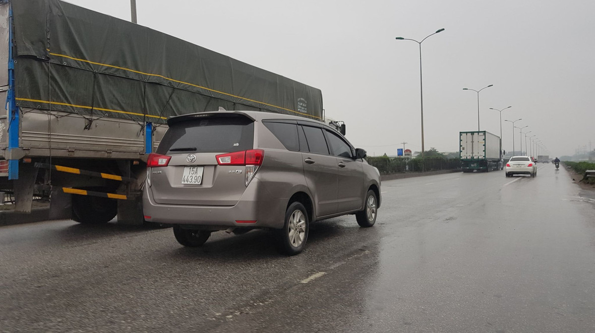 Khác hẳn vắng ngắt trước đây.