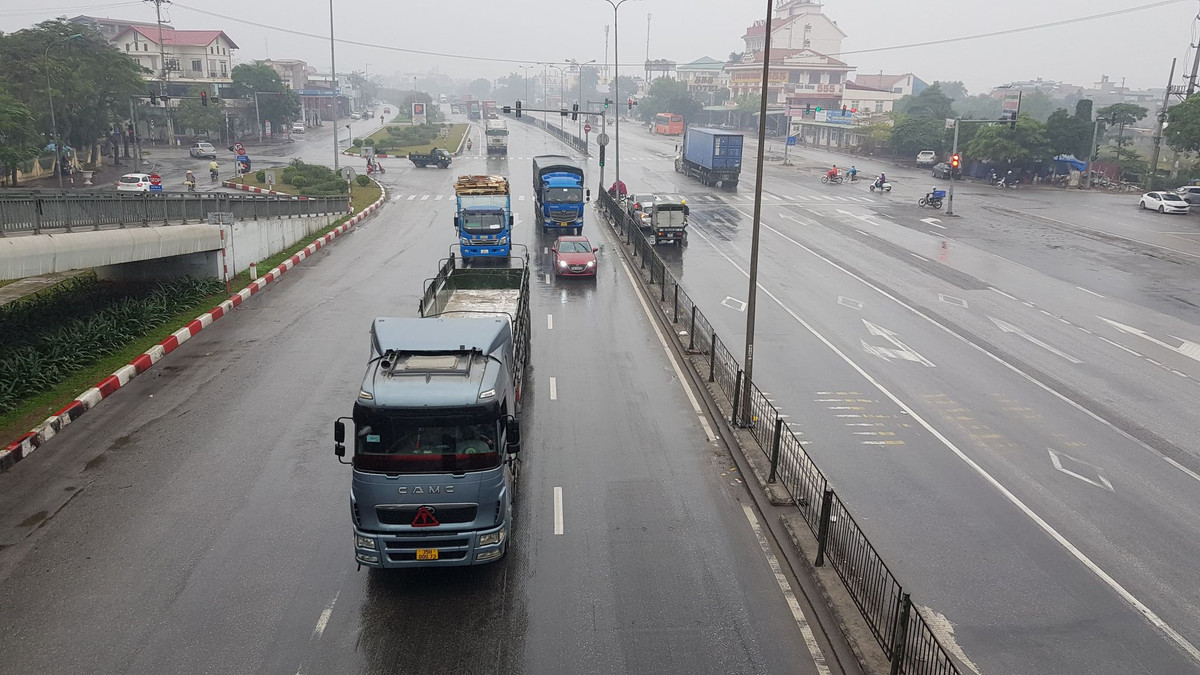 Chỉ cách đây ít ngày, khu vực này còn trong cảnh thưa thớt phương tiện.