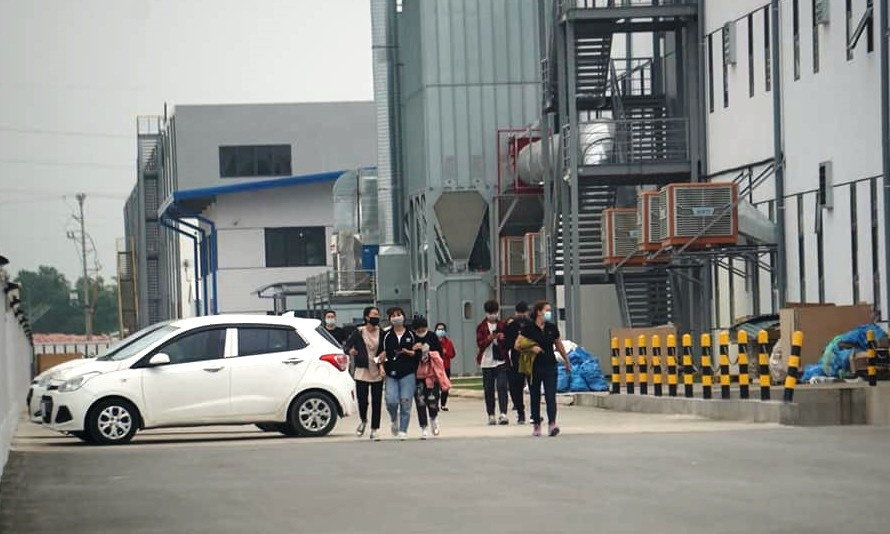 Kiem tra COVID-19, cong nhan Cty Eastech “thao chay”: Xu phat 20 trieu dong