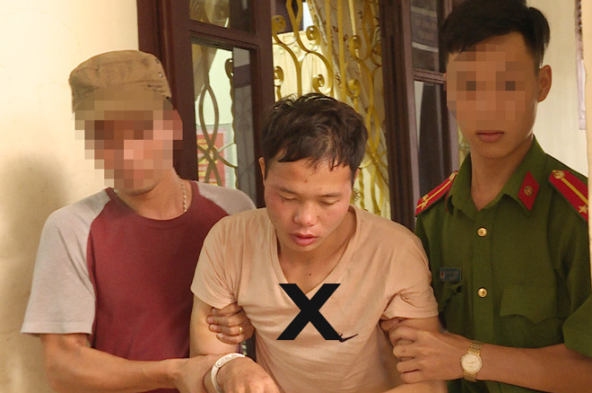 Kết quả điều tra của cơ quan chức năng xác định: Sáng 14/8/2018, Hoàng đi xe máy mang theo dao đến huyện Mộc Châu chơi. Tại đây, Hoàng thuê trọ ở tiểu khu bệnh viện thị trấn Nông Trường Mộc Châu, hằng ngày ghé quán Intenet chơi điện tử. Đối tượng đã bán xe máy để xem phim, chơi điện tử và chi tiêu. Khi hết tiền tiêu xài, đối tượng nảy sinh ý đồ đen tối. Hoàng nhắm tới ông N.Đ.T. (là lái xe ôm thuộc khu vực thị trấn Nông Trường Mộc Châu).