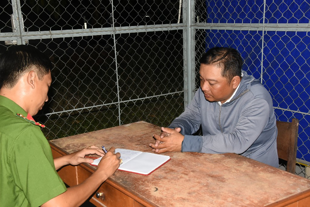 Giả danh cán bộ thuộc Bộ Công an để lừa đảo người phụ nữ Gia danh can bo thuoc Bo Cong an de lua dao nguoi phu nu