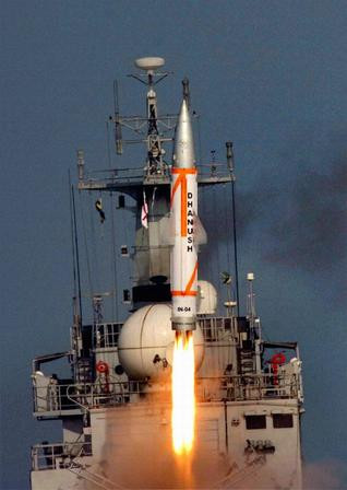 Không chỉ dừng lại ở đó, SAM-2 còn giúp người Ấn phát triển phiên bản hải quân phóng từ tàu mặt nước - Dhanush được triển khai trên tàu khu trục tên lửa INS Subhadra và INS Rajput. Thế mới biết, khả năng sáng tạo của con người là vô hạn. 