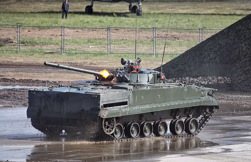 Trên BMP-3F được trang bị nhiều hệ thống kiểm soát hỏa lực hiện đại gồm: thống tìm kiếm-đo xa laser ID-16; máy tính đạn đạo; kính nhìn cả ngày lẫn đêm 1K13-2; đèn chiếu OU-5; kính tiềm vọng PPB-2 và 1PZ-10; thiết bị quan sát ngày đêm TKN-3MB và đèn hồng ngoại OU-3.