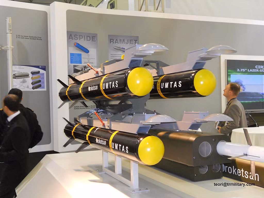 Tên lửa chống tăng UMTAS hay còn gọi là Mizrak-U là sản phẩm do Roketsan tự phát triển trang bị cho trực thăng tấn công T-129 ATAK và trực thăng vận tải SH-60 Sea Hawk. Nó sở hữu nhiều tính năng hiện đại gồm: khóa mục tiêu trước hoặc sau khi phóng; sử dụng cả ban ngày và ban đêm; trang bị đầu nổ chống giáp ERA.