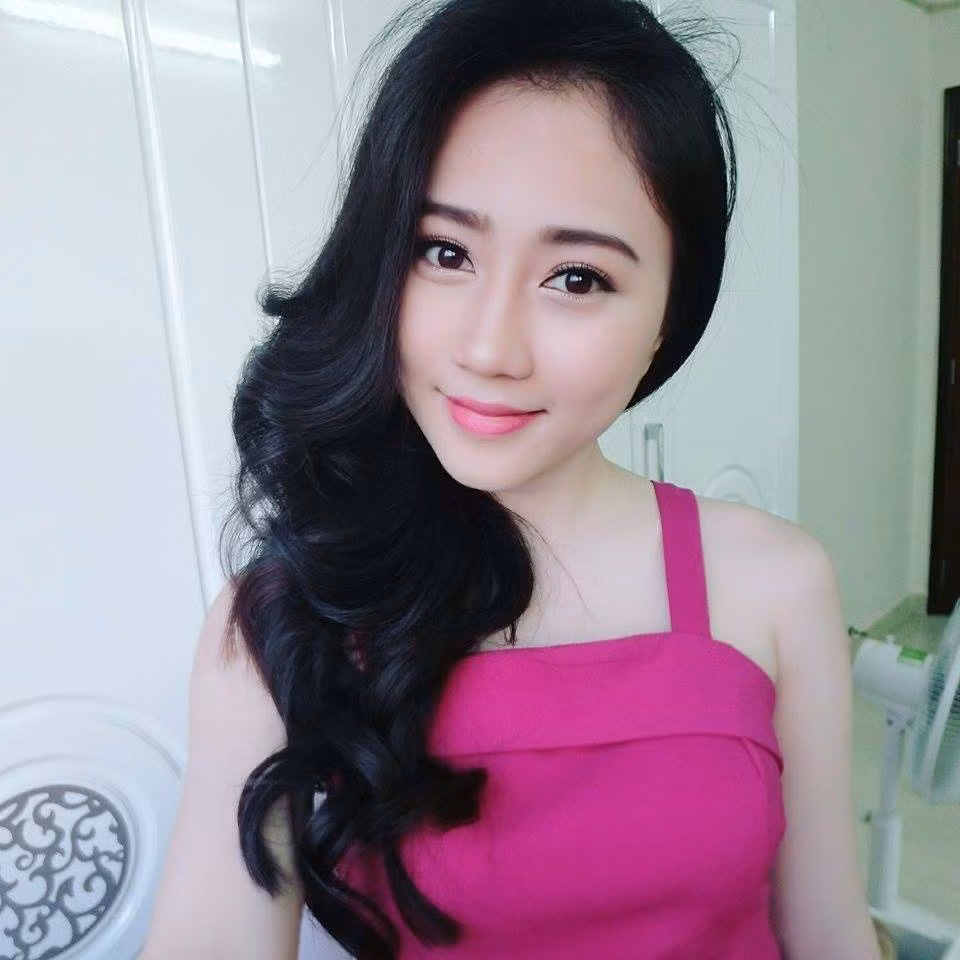 Lona Huỳnh có nhiều dự định trong tương lai, cô mong muốn bản thân trưởng thành, thành công và chuyên nghiệp hơn nữa trong mọi hoạt động.