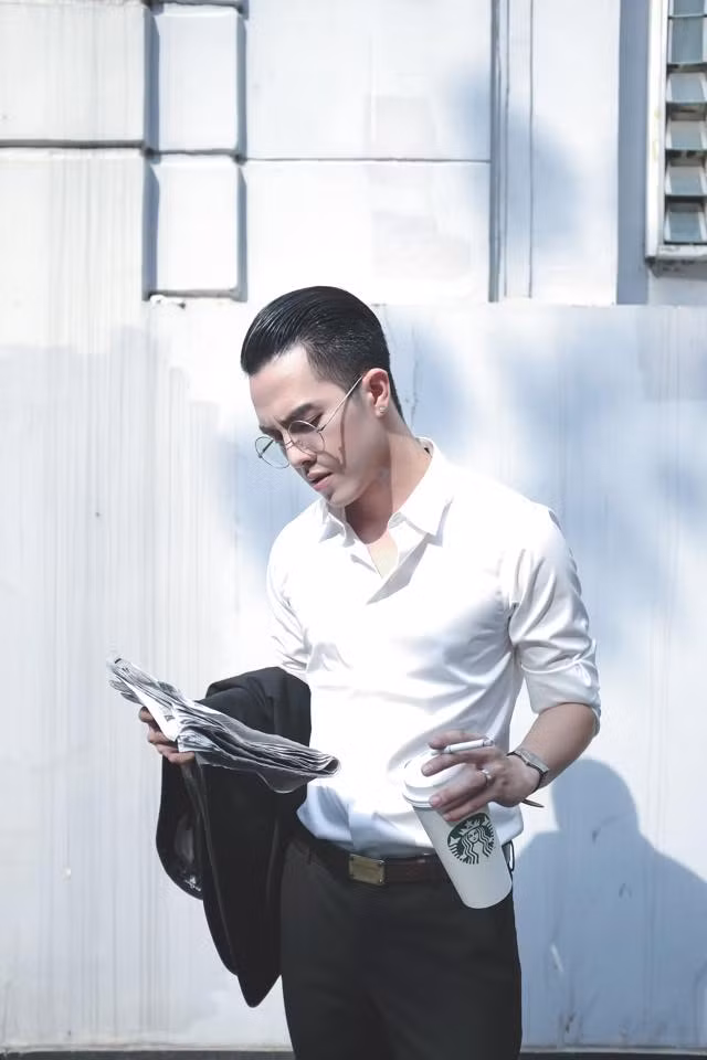 Ngoài làm mẫu ảnh, Minh Châu còn rất nhiều tài lẻ như ca hát, chơi piano, thiết kế thời trang và có năng khiếu làm diễn viên.