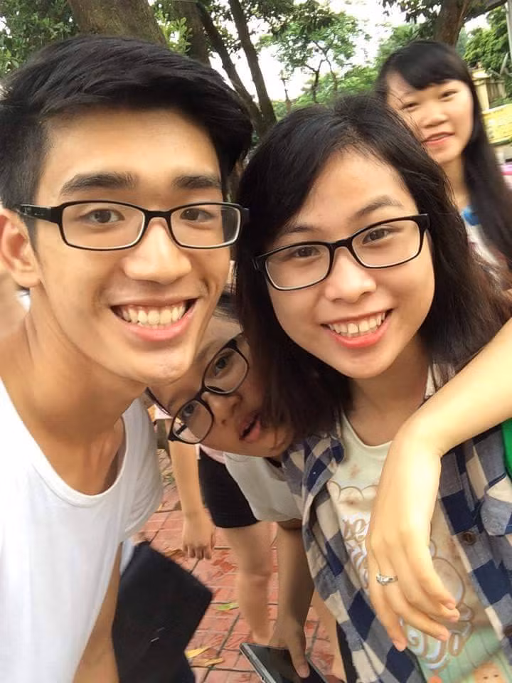 “Can đảm để yêu. Tớ chờ cậu nhé!” là lời nhắn Minh Tuấn muốn gửi đến Phương Thảo. Chàng nam sinh đáng yêu này đang dần vui vẻ trở lại, tiếp tục cố gắng học tập và hoạt động tích cực trong câu lạc bộ và chắc chắn chờ đợi vào những điều tốt đẹp sẽ đến trong tương lai.