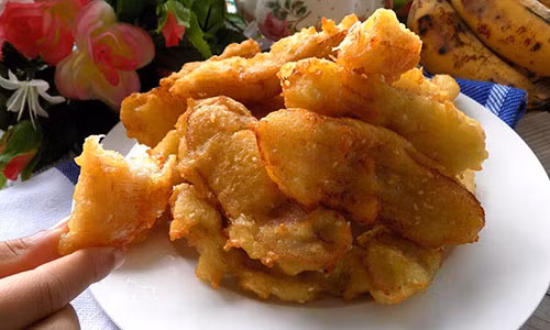 Cách làm chuối chiên mè Malaysia đang được rất nhiều người quan tâm.