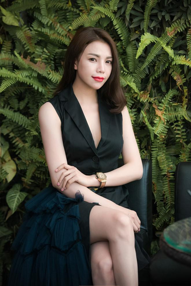 Tra Ngoc Hang da sinh con gai duoc 4 thang, hien lam me don than-Hinh-2