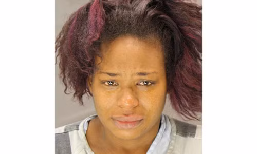 Nguoi phu nu dam chet ban trai trong con phe thuoc