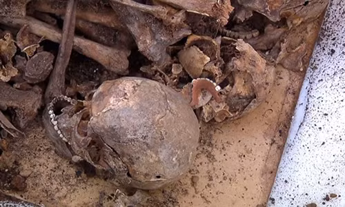 Mua dat, ve dao len thay canh kinh hoang