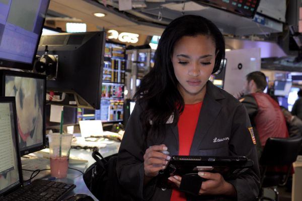 "Khi tôi nói với mọi người công việc của tôi là gì, họ luôn ngạc nhiên", cô trả lời CNBC