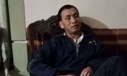 Anh Đông đã ra viện nhưng chưa thể gắp viên đạn ra. Ảnh: Khánh An